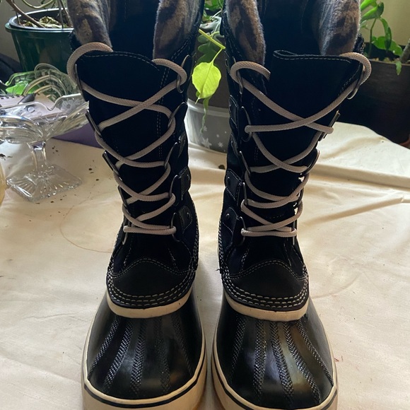 Women’s Size 11 Sorel Joan of Arctic ll Waterproof Winter Boots - Picture 2 of 4